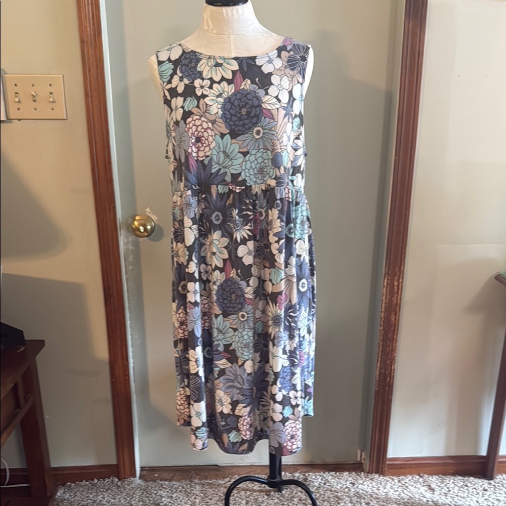 Emerald Floral Midi Dress - Blue and White
